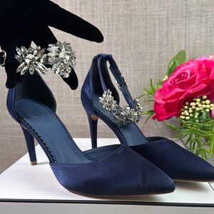 Elegant Navy Blue Heels with Crystal Embellishments